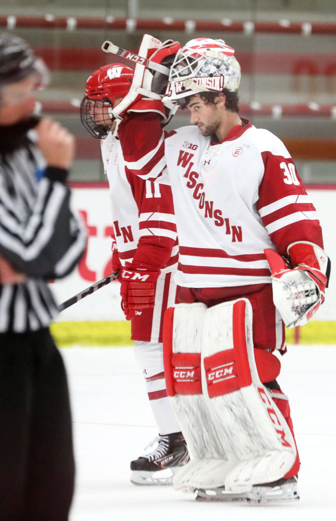 16BadgersHockey2186AJA-11232020202827